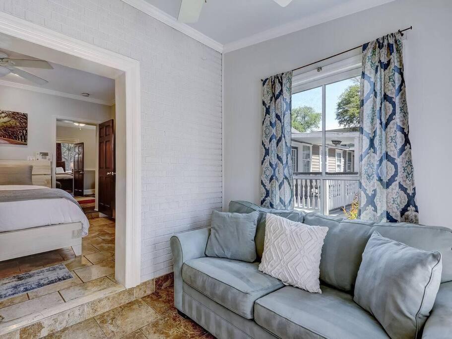 Historic Savannah Gold Private Condo With Pool - 2Bed, 1&Half Bath, Sleeps 6, 1St Floor, 15 Min Walk To Historic Savannah Center And All Attractions エクステリア 写真