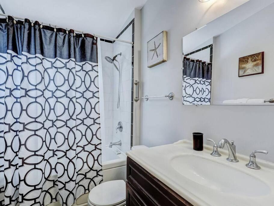 Historic Savannah Gold Private Condo With Pool - 2Bed, 1&Half Bath, Sleeps 6, 1St Floor, 15 Min Walk To Historic Savannah Center And All Attractions エクステリア 写真
